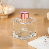 Prix usine Exquis carré 50ml 100ml 150ml 200ml Parfum Reed Diffuseur Bouteille Aromathérapie avec Or Argent Noir Couvercle