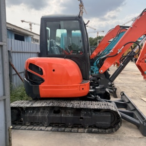 Mini-excavatrice compacte Kubota U40 d'occasion d'origine japonaise, 4 tonnes, sur chenilles, pour travaux agricoles, aménagement paysager et sites étroits - Product Image 4