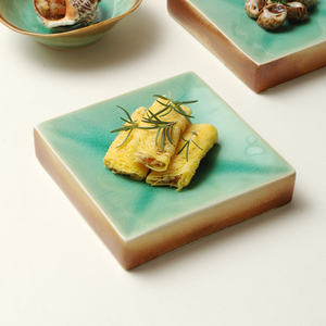 Plato Cuadrado de Cerámica con Esmalte Craquelado, Diseño Oriental, Hecho a Mano, para Servir Mariscos y Sushi - Product Image 2