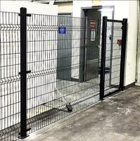 Clôture soudée en treillis métallique courbé en V 3D revêtu d'acier galvanisé de haute qualité et options de porte en treillis pour clôtures et treillis extérieurs