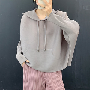 Suéter de Manga Larga con Bolsillo Canguro, Estilo Minimalista Otoñal, Tejido 100% Poliéster de Color Sólido, Marca PY Miyake - Product Image 5