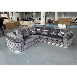 Juego <span class=keywords><strong>de</strong></span> Sofás Chesterfield <span class=keywords><strong>de</strong></span> Lujo Europeo, Patas en Oro Rosa, Tapizado en Terciopelo Blanco con Botones, Muebles para Sala <span class=keywords><strong>de</strong></span> Estar, Venta Directa <span class=keywords><strong>de</strong></span> Fábrica - Product Image 4
