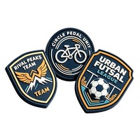 Patch de football 3D personnalisé, écologique et souple, imprimé en PVC, PU, caoutchouc, feutre, tissu, pour vêtements, chapeaux, broderie, thermocollant, cadeaux