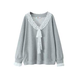 Sudadera con Cuello en V y Ribete de Encaje Happy Plus, Color Gris Claro, Tejido de Algodón, Talla Grande, Sudadera con Capucha para Mujer, Estilo Universitario - Product Image 2