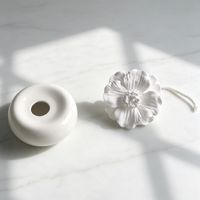 Diffuseur de parfum d'ambiance en céramique 100 ml, fait main, motif pivoine en porcelaine, avec pierre aromatique et bâtonnets d'huiles essentielles