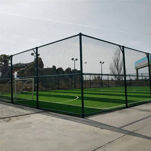 Équipements de terrain de basket-ball et de football Clôtures en treillis métallique pour les terrains de sport scolaires et les courts de tennis Grilles et portails métalliques - Product Image 1