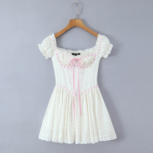 เสื้อผ้าผู้หญิงคอลเลคชั่นต้นฤดูใบไม้ผลิปี 2026 - สไตล์สาวชนบทฝรั่งเศส - ชุดเดรสลายสก็อตปักลายดอกไม้หวานๆ แบบไหล่เดียว - Product Image 1