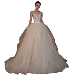 Robe de mariée principale en dentelle française, style rétro féerique, nouvelle collection, amincissante, en tulle léger, avec petite traîne - Product Image 5