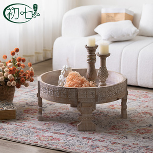 Mesa de Centro Redonda de Madera Maciza Marroquí Tallada a Mano con Acabado Envejecido, Decoración para el Hogar - Product Image 3