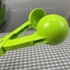 2021 Baru Musim Panas Pembuat Salju Alat Clamp Klip Pasir Menggali Mainan Sendok Set Salju Bola Pantai Mainan untuk Anak-anak - Product Image 2