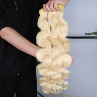 613 cheveux humains bruts non traités 100 blond cuticule alignée cheveux vierges armure vague de corps indien brut 613 faisceaux