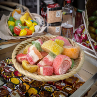 Bonbons gélifiés fruités halal en vrac, personnalisés avec étiquette privée, en bouteille, fabriqués en Chine par des fabricants
