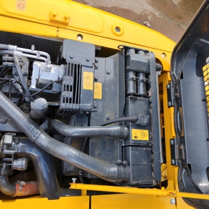 Excavatrice Komatsu PC130 d'occasion, d'origine japonaise, 13 tonnes, pour travaux de terrassement municipaux - Product Image 4