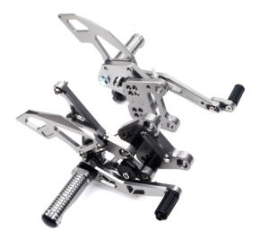 Reposapiés Traseros de Aleación de Aluminio CNC de Alta Calidad para Motocicleta TRIUMPH <span class=keywords><strong>675</strong></span> <span class=keywords><strong>Daytona</strong></span> Street <span class=keywords><strong>Triple</strong></span> R 2013 2017 2014 - Product Image 3