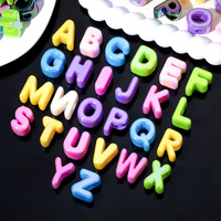 Perles Alphabet en Acrylique Plaqué UV Multicolores à Grand Trou (A-Z) pour la Fabrication de Bijoux et Porte-clés DIY - Vente en Gros