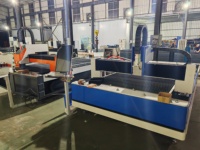 Machine de découpe laser à fibre métallique de type portique automatique avec commande Cypcut et rail de guidage HIWIN