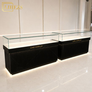<span class=keywords><strong>Comptoir</strong></span> de présentation LED en <span class=keywords><strong>bois</strong></span> cannelé noir pour bijouterie, vitrine murale, mobilier de présentation, solution complète de design de magasin - Product Image 1