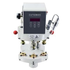 Machine de fabrication de boutons pneumatiques à 3 têtes avec fonction de poinçonnage pour la production de vêtements - Product Image 3