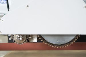 Routeur CNC à bois pour vente directe 1325 1530ATC, pour la fabrication de meubles en bois et de portes d'armoires de cuisine - Product Image 4