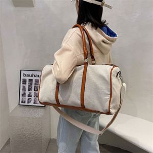 Lightweight Simple Large Capacity Travelling Training Duffel Bag Custom Logo Fashion Luggage Genuine Leather Eco-Friendly Unisex - Product Image 4