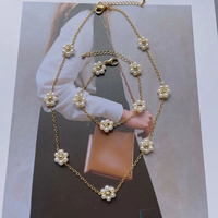 Colliers de bijoux personnalisés de bonne qualité, collier ras du cou Simple avec Six perles en plastique, colliers élégants à fleurs en plaqué or pour femmes