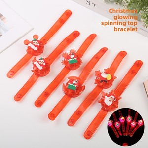 Pulsera de Plástico Brillante de <span class=keywords><strong>Navidad</strong></span> <span class=keywords><strong>2022</strong></span>, Correa de Reloj Luminosa, Juguete de Anillo Giratorio de Dibujos Animados - Product Image 1
