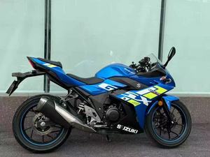 <span class=keywords><strong>Suzuki</strong></span> GSX250 |   Motor de 250cc Refrigerado por Agua con Inyección Electrónica de Combustible |   Motocicleta Deportiva de Dos Cilindros Paralelos de 4 Tiempos - Product Image 4