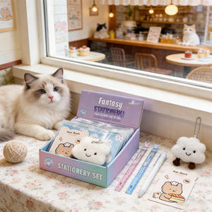 Ensemble de papeterie pour enfants de <span class=keywords><strong>dessin</strong></span> <span class=keywords><strong>animé</strong></span> de quatre pièces de vente chaude petit cadeau pour les étudiants commençant l'école comprend des porte-clés en peluche - Product Image 1