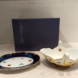 Assiette à dîner ronde classique en porcelaine dorée de luxe, à pied haut, écologique, idéale pour les mariages et les restaurants - Product Image 1