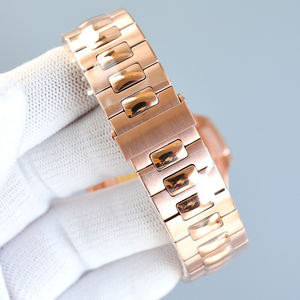 Montre-bracelet sportive au fini platine élégant, cadran à motif ondulé, mouvement à remontage automatique, parfaite pour les événements d'entreprise haut de gamme - Product Image 6