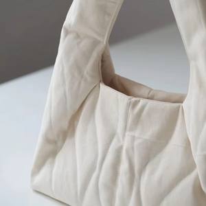 Bolsas de Mano de Playa Personalizables al por Mayor 2026, Bolsas de Mano de Algodón Acolchado, Ecológicas, Portátiles, Ligeras, para Uso Diario, para Mujer - Product Image 6