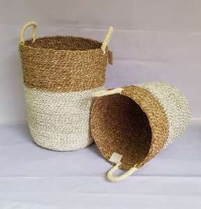 Juego de 2 Cestas Redondas Tejidas a Rayas Negras para Envolver Regalos y Almacenamiento en el Hogar, Material Natural Hecho a Mano de Primera Calidad - Product Image 1