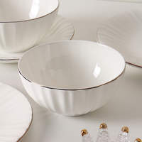 Vente en gros de 24 pièces service de vaisselle en porcelaine osseuse personnalisation service de vaisselle en porcelaine blanche bon marché