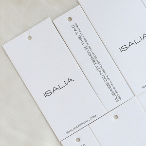 Etiqueta colgante de papel grueso de lujo para ropa, cuerda de etiqueta colgante de oscilación sostenible, accesorios de ropa hechos a medida, etiqueta de precio - Product Image 5