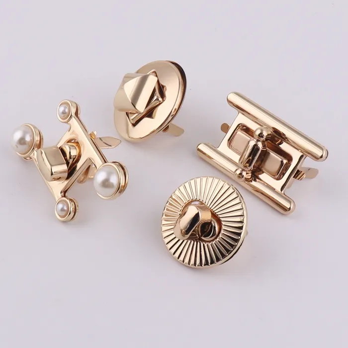 new arrival light gold color metal purse swivel turn lock flip lock for bag hardware lock