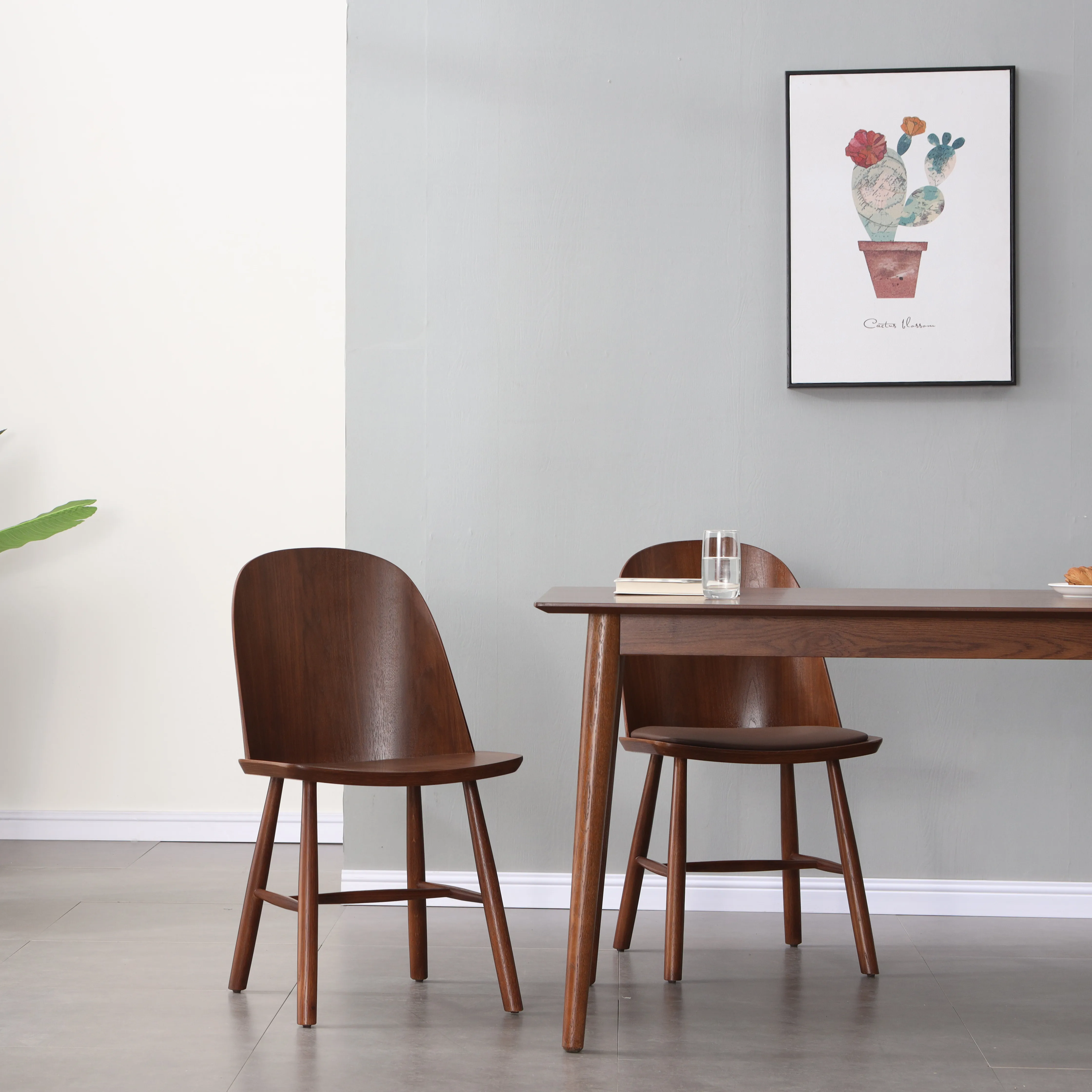 Venta al por mayor de madera maciza tapizado asiento y respaldo Cafe sillas para restaurante