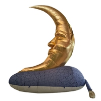 Lune gonflable géante dorée personnalisée allongée sur une nuage pour la décoration artistique des boîtes de nuit et des événements festifs