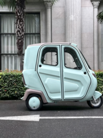 Tricycle Électrique Fermé pour Passagers, Tuk-Tuk, Scooter Électrique à Cabine Fermée, Tricycle Électrique Fabriqué en Chine