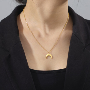 <span class=keywords><strong>Collier</strong></span> Pendentif <span class=keywords><strong>Lune</strong></span> Inversée Minimaliste en Acier Inoxydable STAY SAFE, Gravable, pour Femmes et Couples - Product Image 6