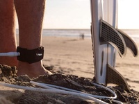 Laisse de surf haute performance en néoprène de 5 mm avec double pivot flexible en acier inoxydable, cordon de jambe unisexe pour planche de SUP