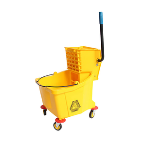 Solución Integral para Suministros de Hotel: Carro de Limpieza de Goma para Mujeres Trabajadoras, Carro Recolector de Residuos, Carro para Mopa, Carro de Agua de 20L con Sistema de Escurrido - Product Image 5