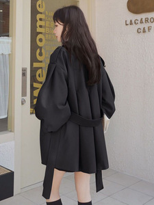 เสื้อคลุมทรงหลวมแบบติดกระดุม สีน้ำตาลแดง สำหรับผู้หญิง สไตล์วินเทจ แขนพองทรงโคมไฟ รุ่นใหม่ ฤดูใบไม้ผลิและฤดูใบไม้ร่วง ปี 2025 - Product Image 4