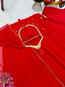 Vestido de fiesta de diseñador con dupatta, bordado de lentejuelas en georgette de visón pesado, corte redondo acampanado, para bodas, fiestas, recepciones y eventos festivos. - Product Image 3
