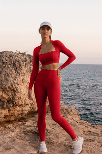 Tops Cortos Personalizados de Manga Larga con Cuello Cuadrado Ondulado para Mujer, Conjuntos Deportivos al por Mayor para Correr, Yoga, Ejercicio, Fitness y Ropa Deportiva - Product Image 2