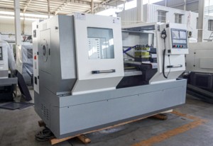 Máy tiện CNC CK 6140*1000 Áp dụng một loại động cơ tự động mới, với giá cả cạnh tranh và bán hàng trực tiếp từ các nhà sản xuất - Product Image 3