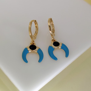 Orecchini Pendenti a Forma di Corno con Dettagli Colorati Dipinti, Design Vintage, Accessori di Moda per Donne - Product Image 2