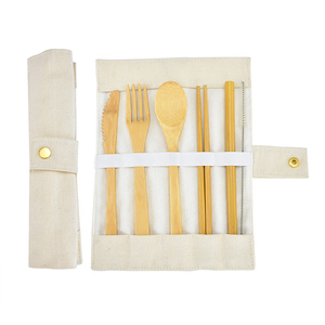 Ensemble de 6 couverts en bambou comprenant couteau, fourchette, cuillère, baguettes, paille et nettoyeur pour une utilisation en extérieur, en intérieur et en camping - Product Image 3