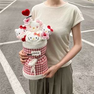Bouquet di peluche Hello Kitty imbottito in cotone PP, grazioso design a cuore, regalo floreale per compleanno, laurea, fidanzate - Product Image 2