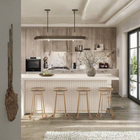 Îlot de cuisine moderne sur mesure style Shaker, plan de travail en acier inoxydable, construction en MDF, finition laquée - Évier inclus
