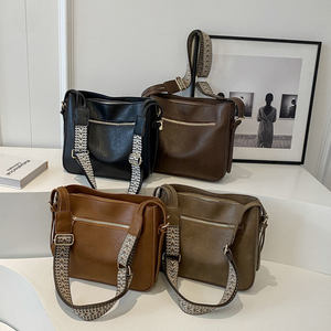 Bolsos de cubo de PU para todos los días, correa de <span class=keywords><strong>guitarra</strong></span>, bolso de hombro, bolso cruzado cuadrado para mujer - Product Image 1